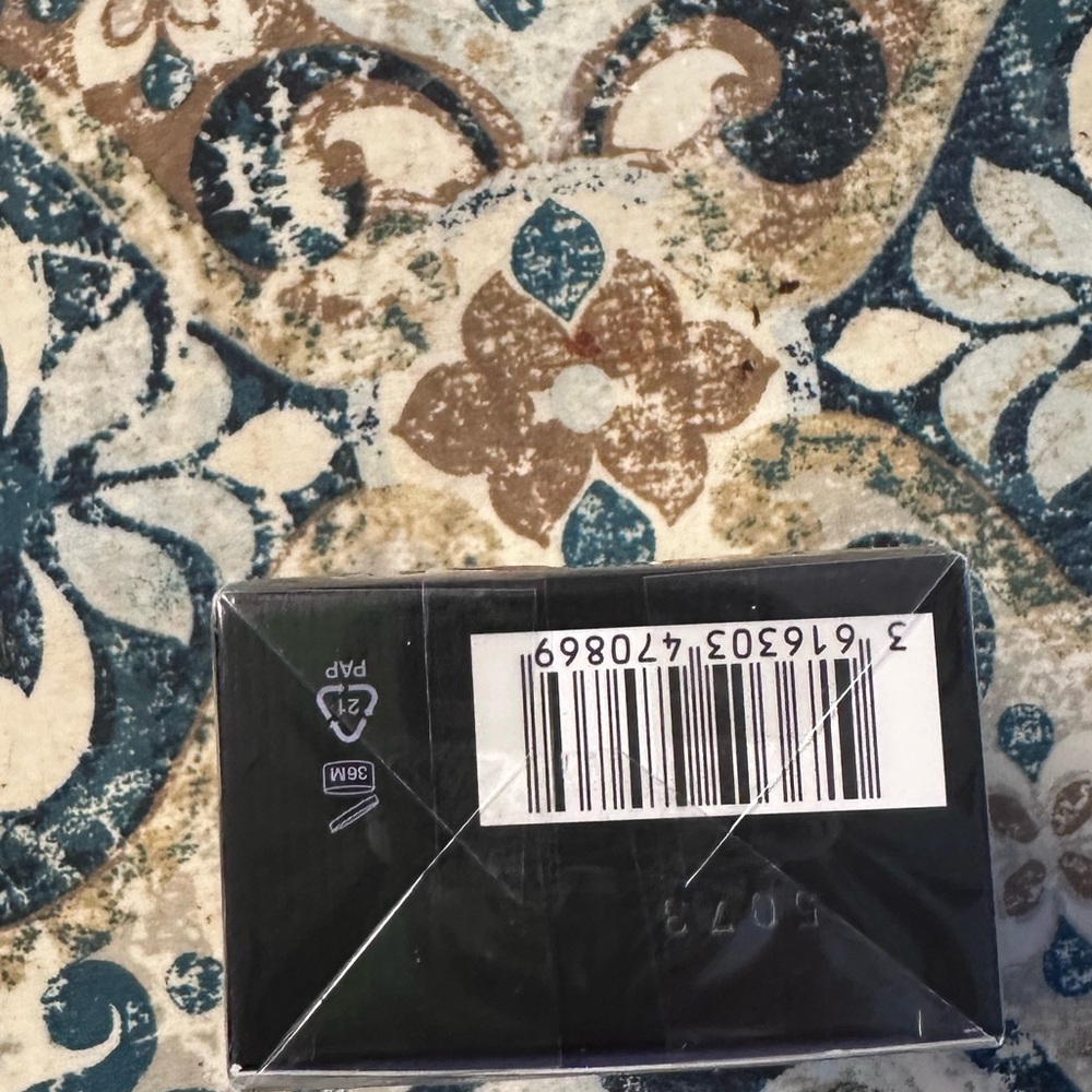 Authentic Gucci Flora Gorgeous Magnolia - Picture 5 of 5